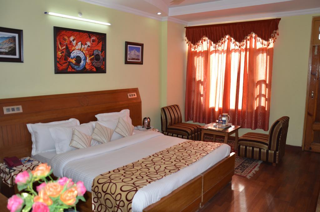 Hotel Sapphire Dharamshala Exterior photo